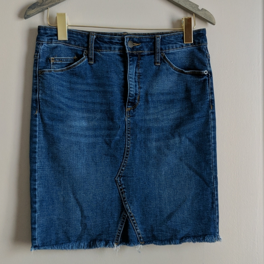 Universal Thread denim skirt Sz 8